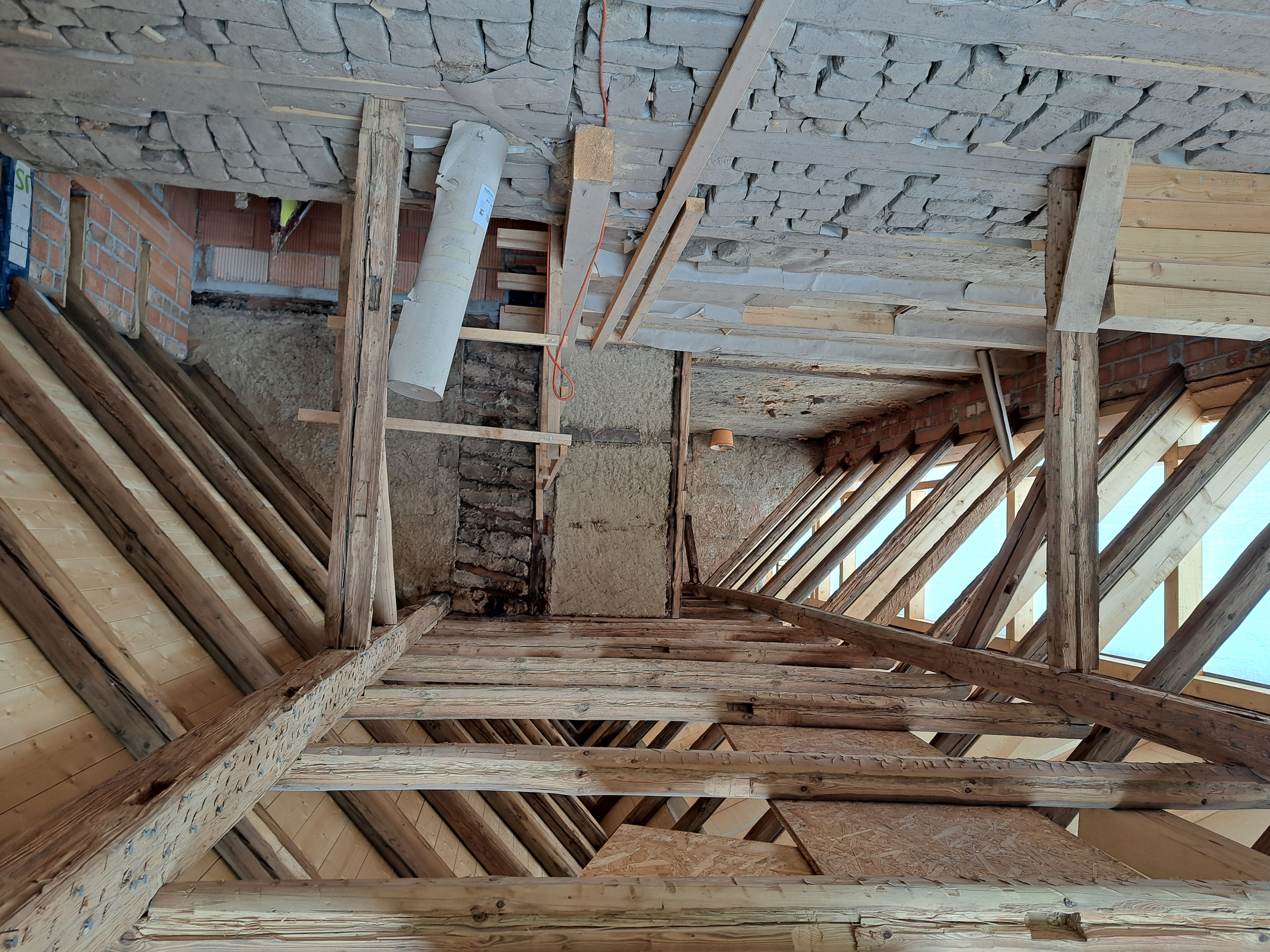 Deckenbalkensanierung mit Sichtschallung, Leipziger Umland